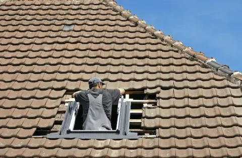 Pose de velux - Cour-Maugis sur Huisne